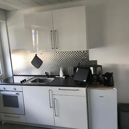 Ganzes In Verkehrsguenstig, Bunsenstr 16, דירה בון