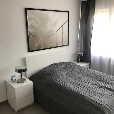 Ganzes In Verkehrsgünstig *