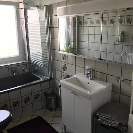 Apartment Ganzes In Verkehrsguenstig *